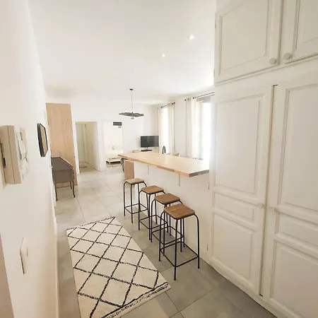 Lägenhet Le Coeur De Secteur Arenes Parking Offert ! Nîmes