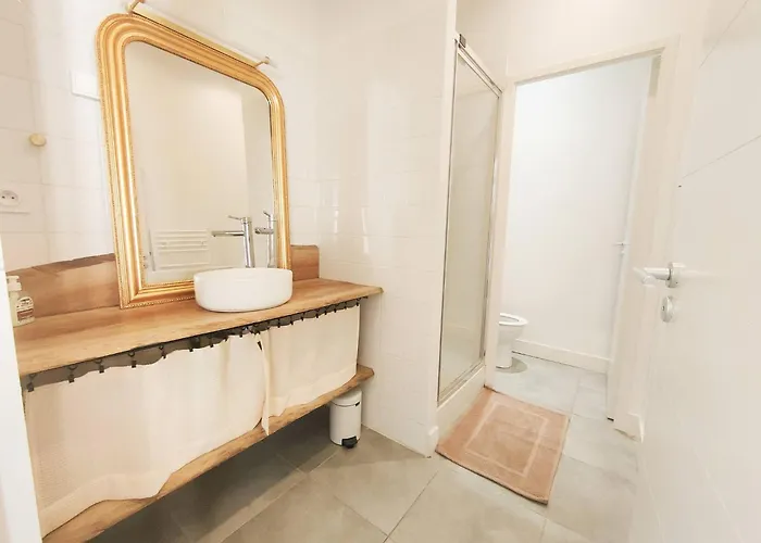 Le Coeur De Secteur Arenes Parking Offert ! نيم