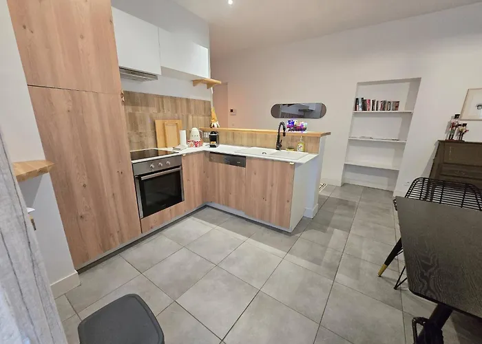 Le Coeur De Secteur Arenes Parking Offert ! نيم