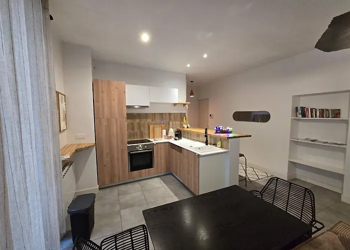 Appartement Le Coeur De Secteur Arenes Parking Offert ! *