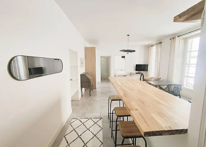 Le Coeur De Secteur Arenes Parking Offert ! Appartement Nîmes