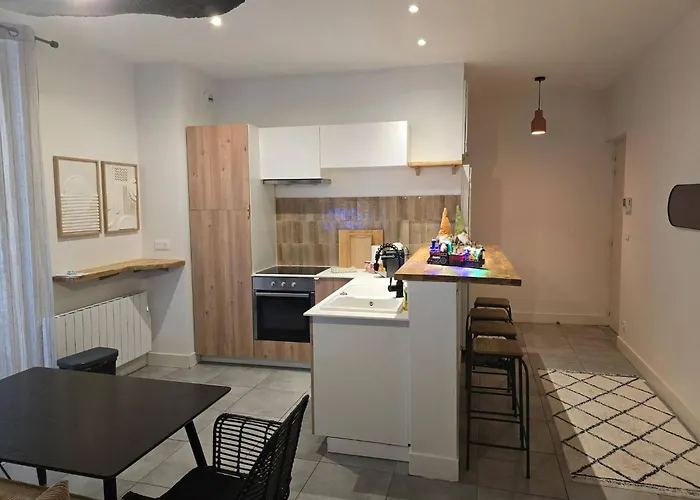 Le Coeur De Secteur Arenes Parking Offert ! شقة *