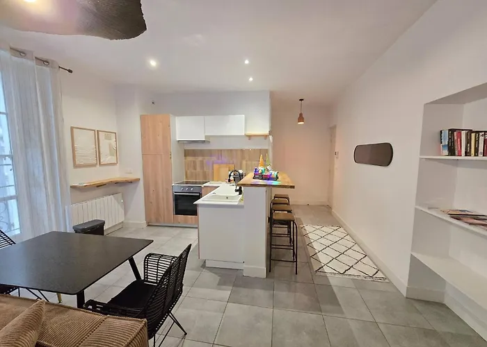 شقة Le Coeur De Secteur Arenes Parking Offert ! نيم